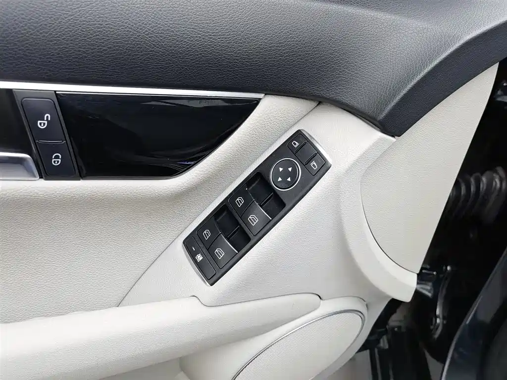 Mercedes-Benz C-Class 2014 — фото 9