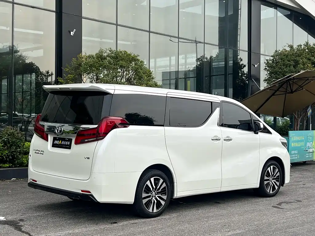 Toyota Alphard 2018 — фото 9