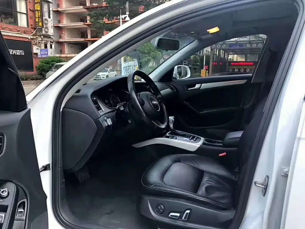 Audi A4L 2012