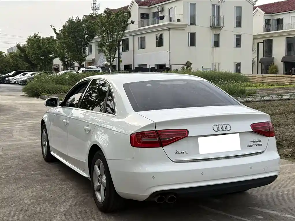 Audi A4L 2015 — фото 13