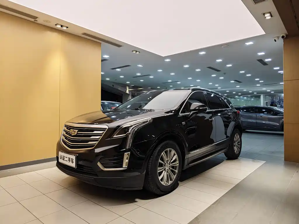 Cadillac XT5 2018 — фото 1