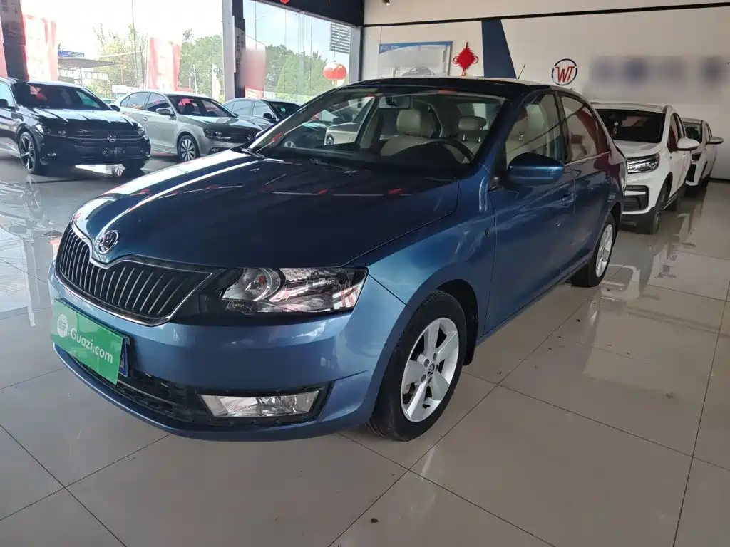Skoda Rapid 2015 — фото 1
