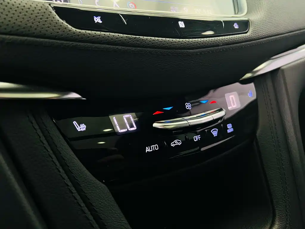 Cadillac XT5 2019 — фото 21