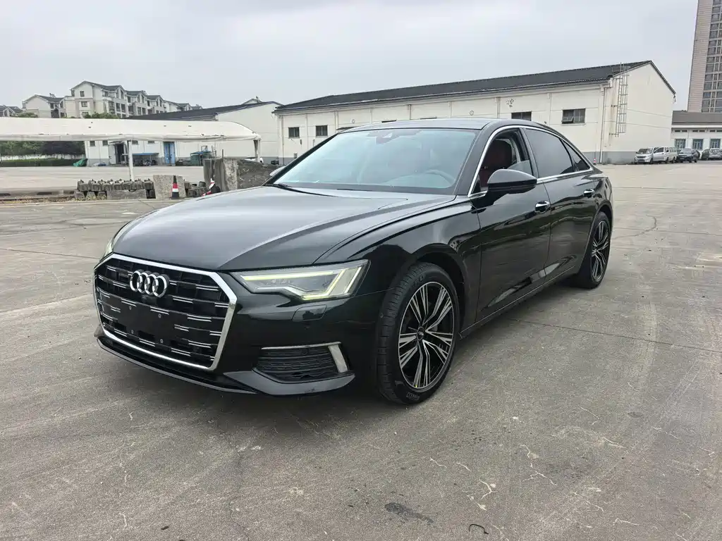Audi A6L 2022 — фото 1