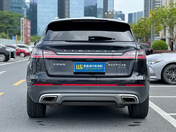 Lincoln Nautilus 2021