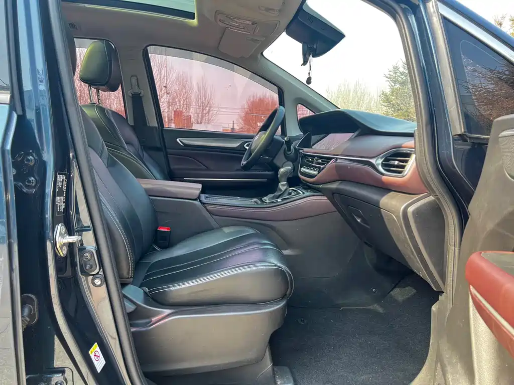 GAC Trumpchi M6 2022 — фото 16