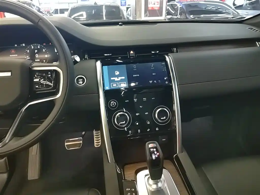 Land Rover Discovery Sport 2023 — фото 13