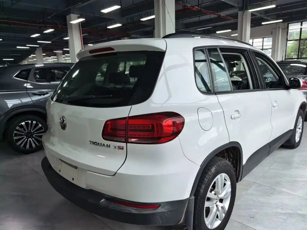 Volkswagen Tiguan 2015 — фото 7