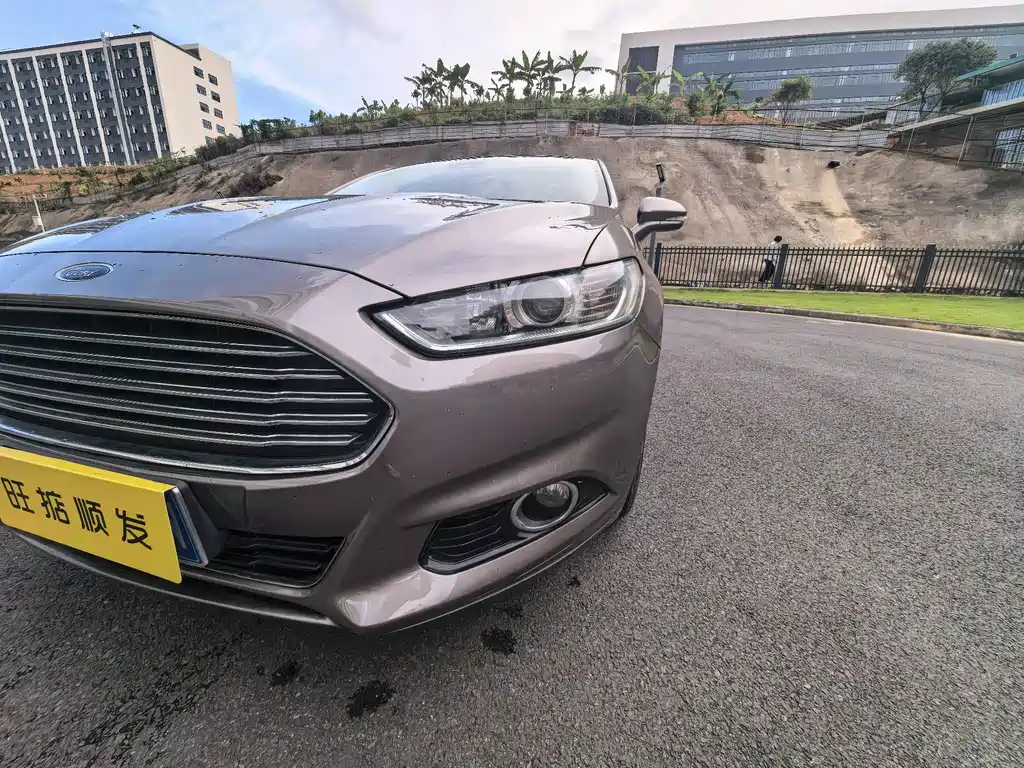 Ford Mondeo 2016 — фото 22