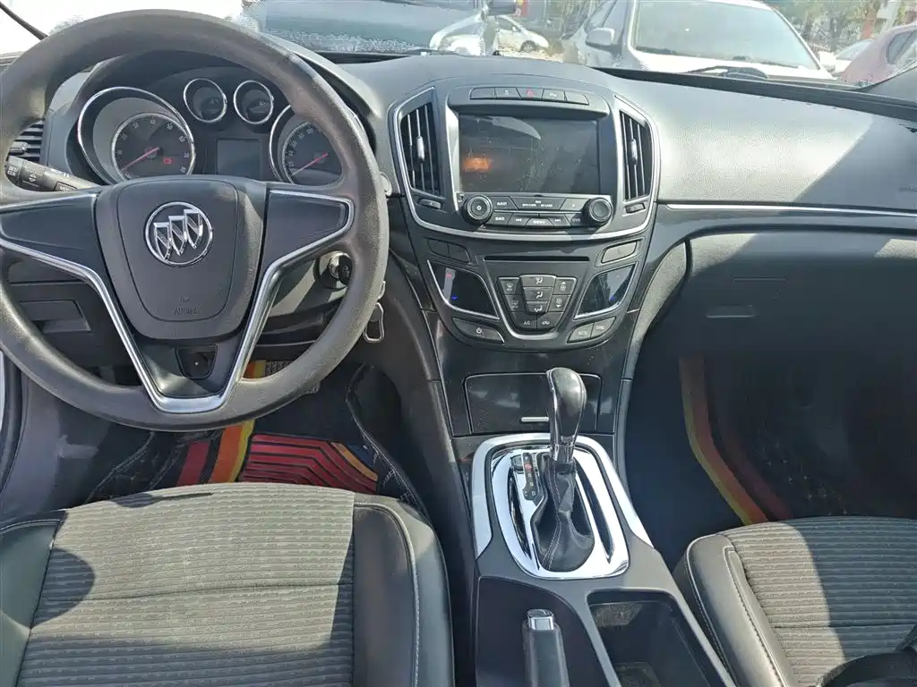 Buick Regal 2017 — фото 10