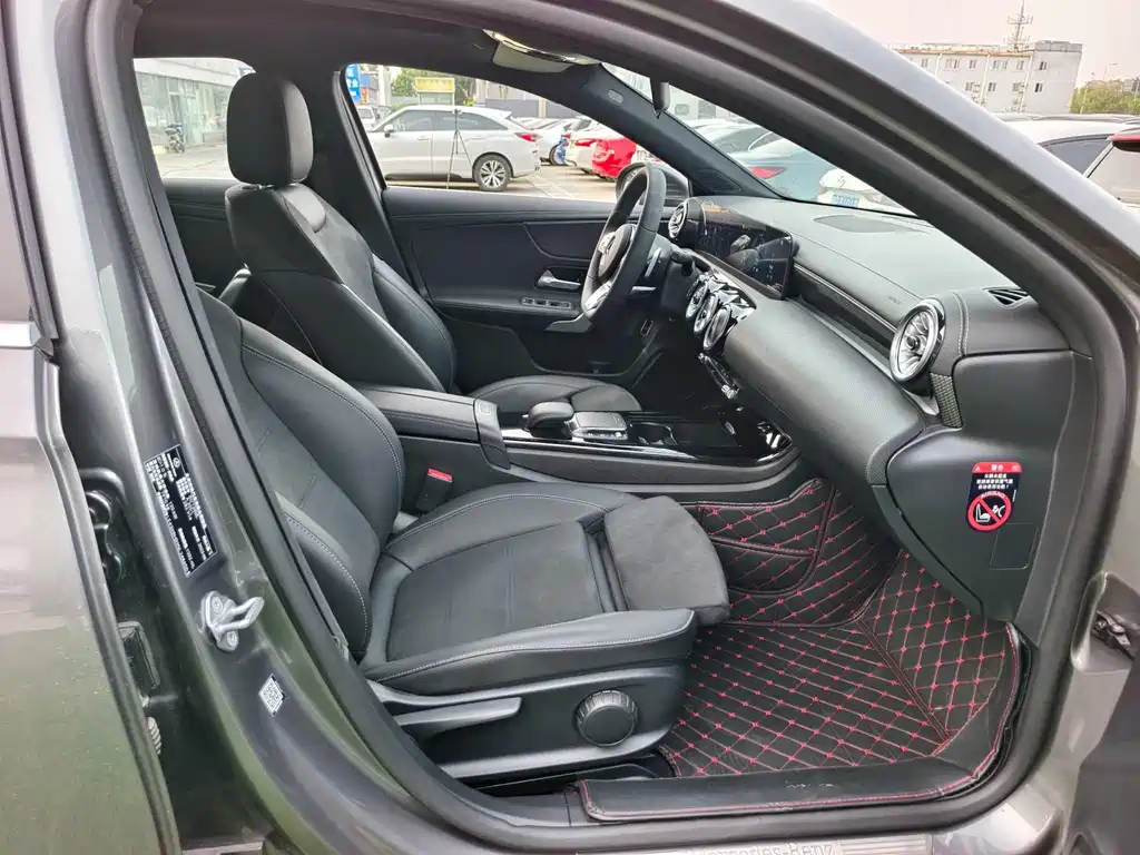 Mercedes-Benz A-Class 2022 — фото 14