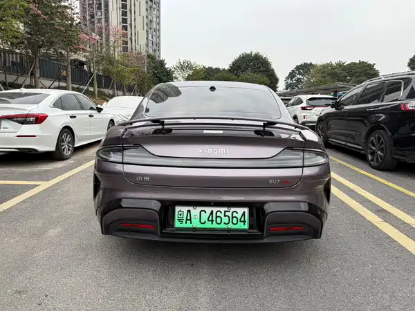 Xiaomi SU7 2025