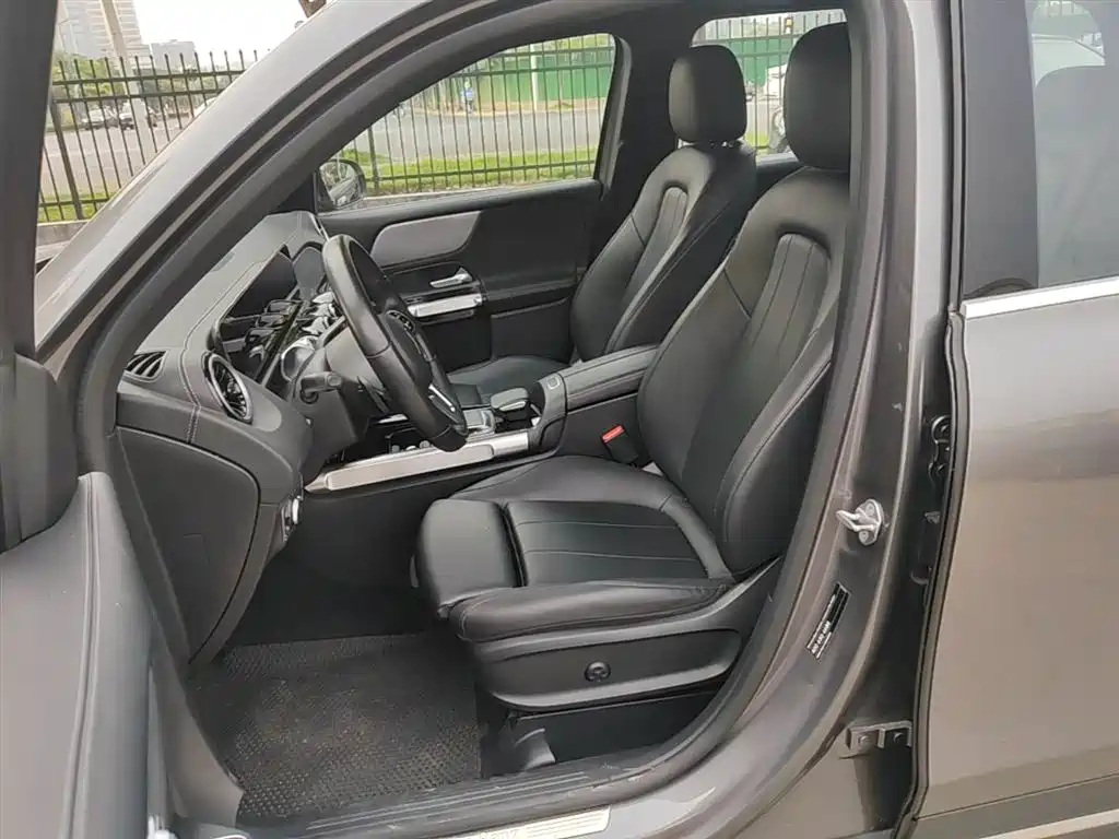 Mercedes-Benz GLB 2023 — фото 15