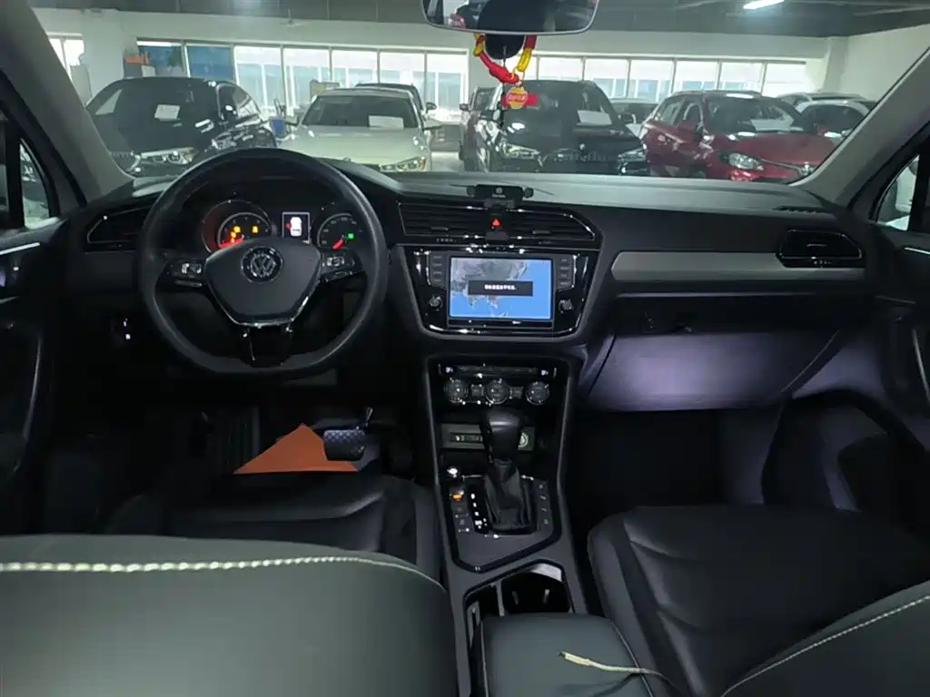 Volkswagen Tiguan L 2018 — фото 10