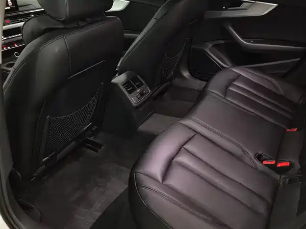 Audi A4L 2018