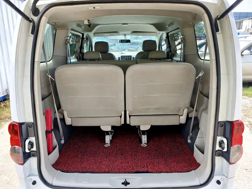 Nissan NV200 2016 — фото 29