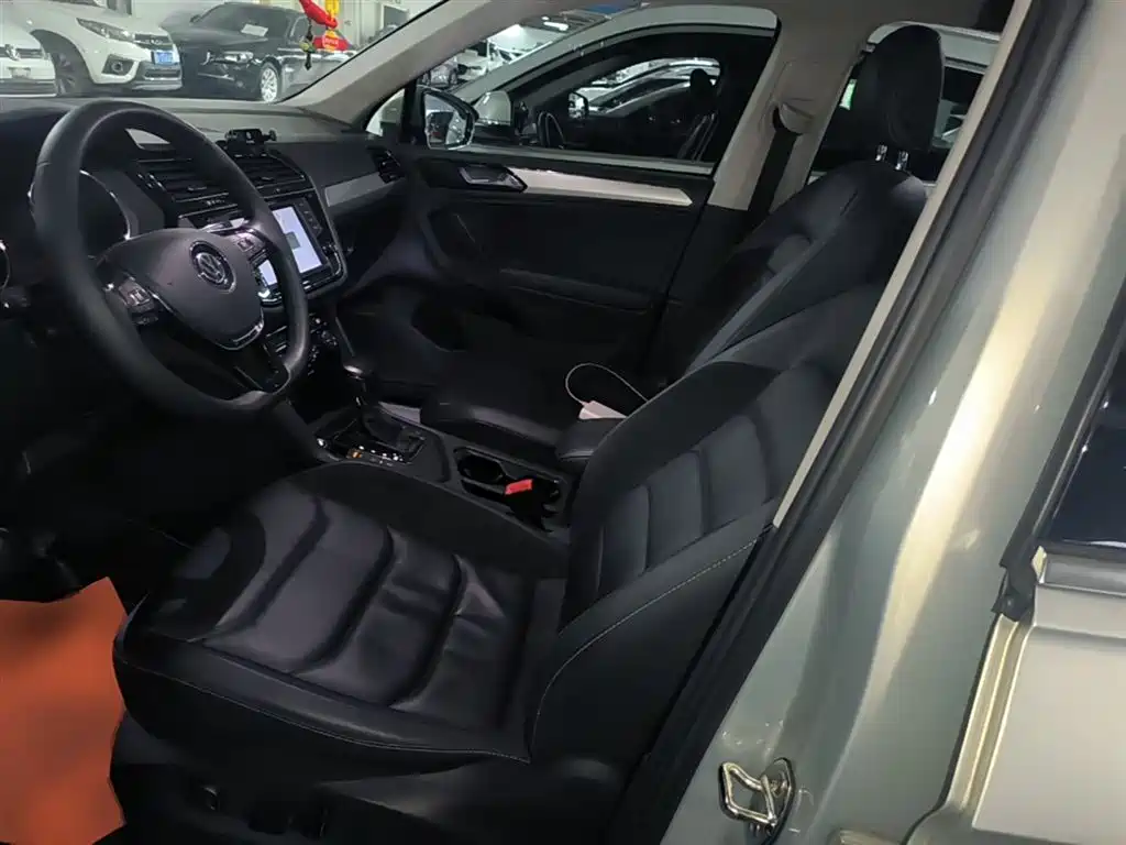 Volkswagen Tiguan L 2018 — фото 15