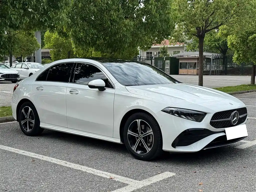 Mercedes-Benz A-Class 2023 — фото 9