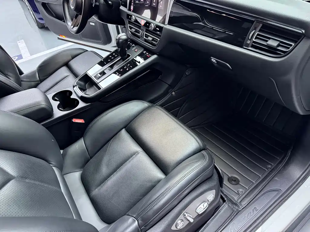 Porsche Macan 2022 — фото 12
