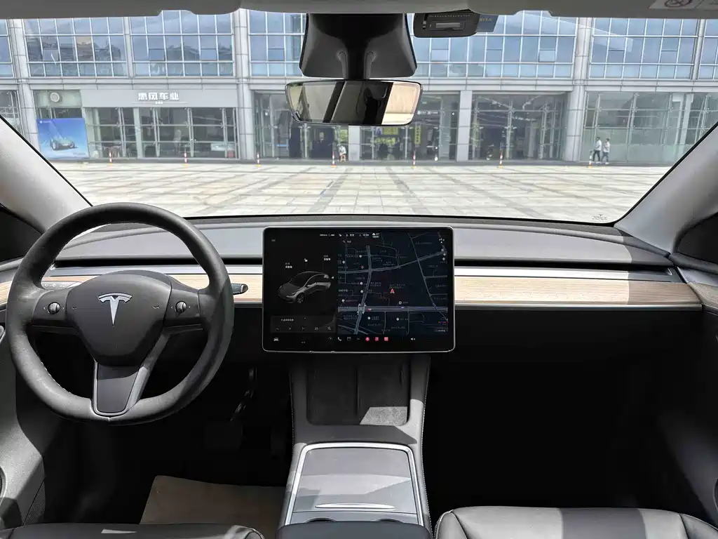 Tesla Model Y 2021 — фото 15