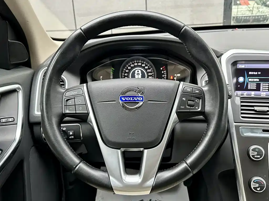 Volvo XC60 2014 — фото 10