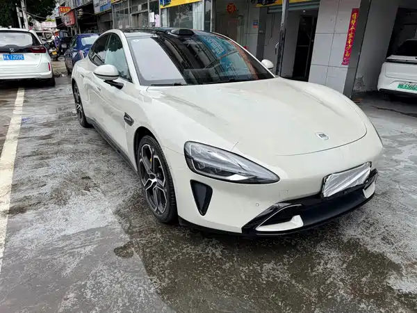 Xiaomi SU7 2025