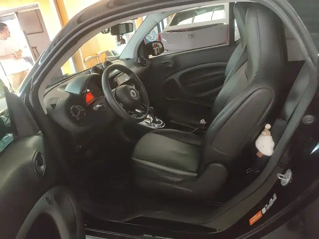 smart Fortwo 2018 — фото 15