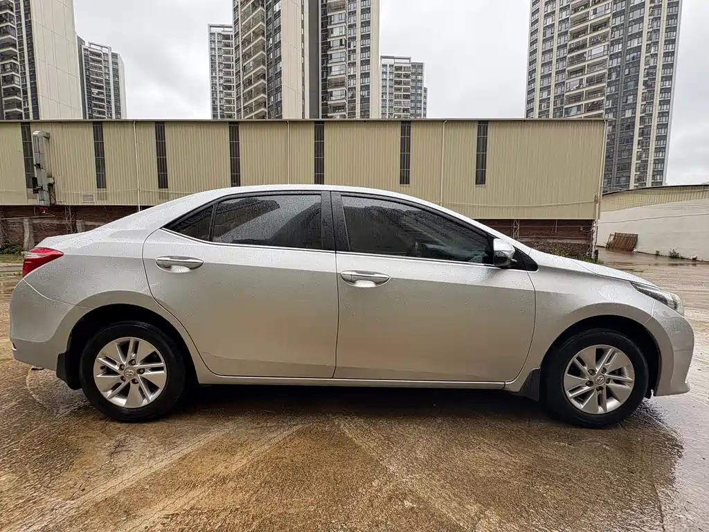 Toyota Corolla 2017 — фото 15