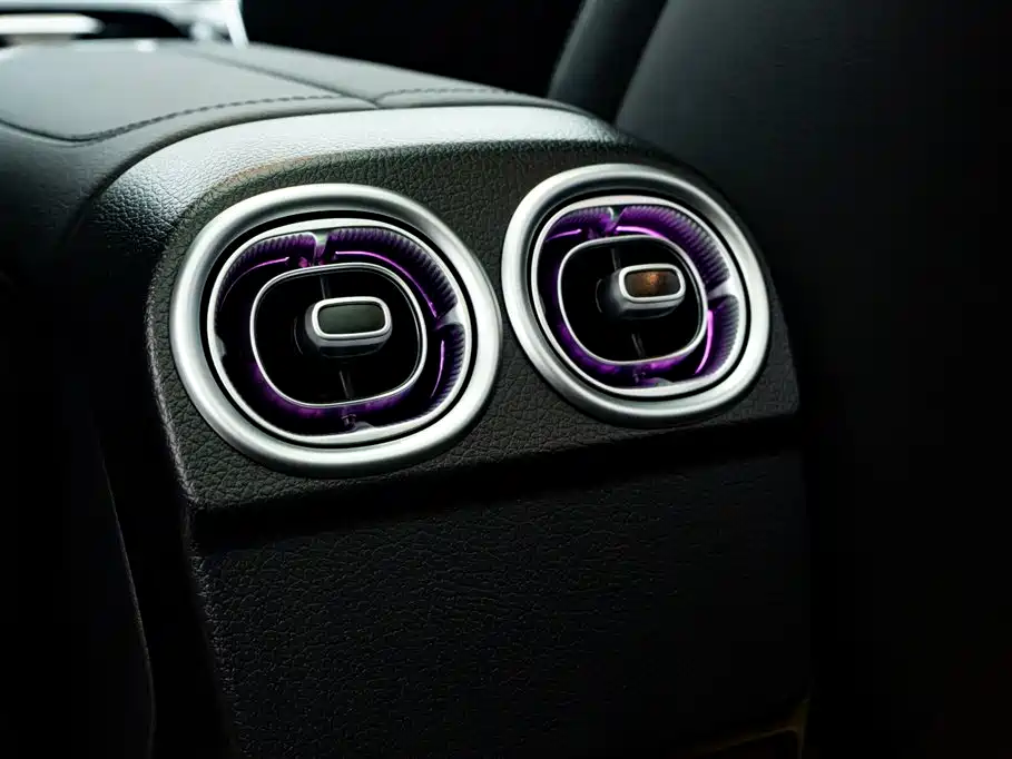 Mercedes-Benz C-Class 2025 — фото 27