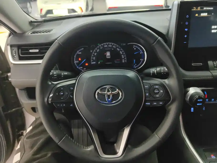 Toyota RAV4 2021 — фото 15