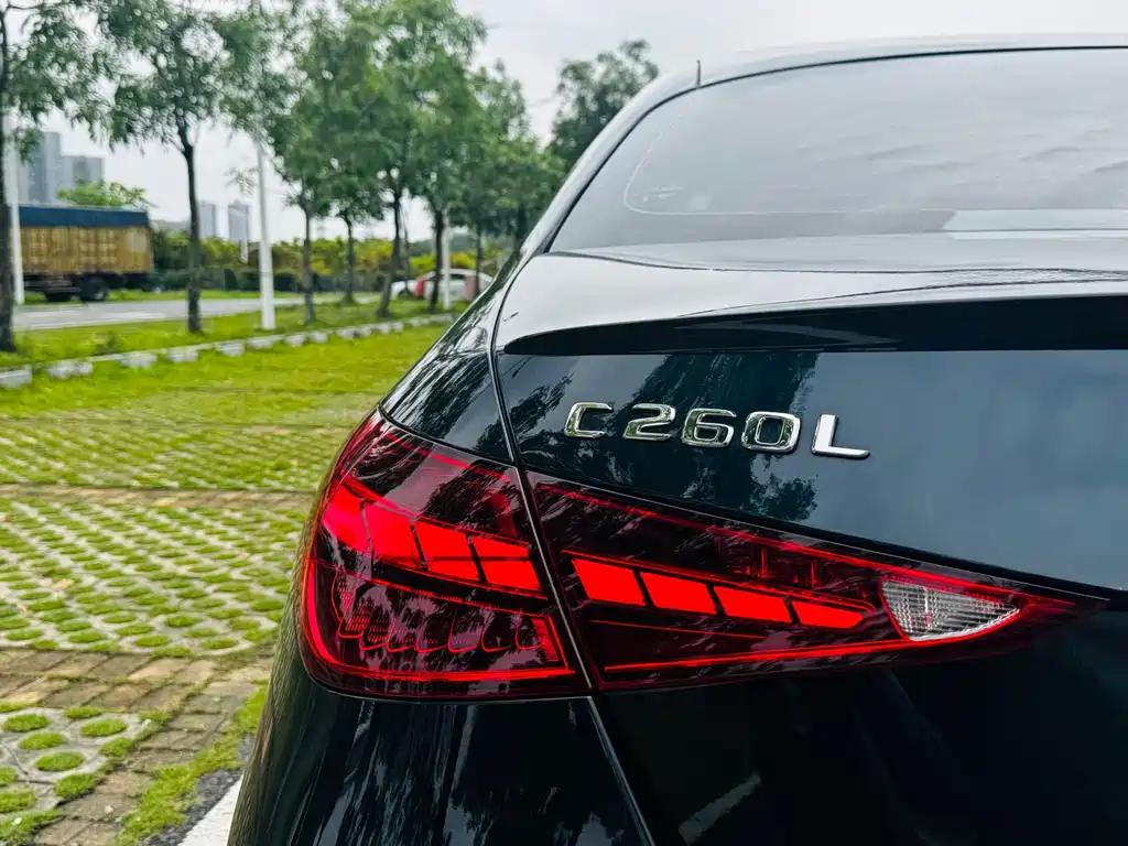 Mercedes-Benz C-Class 2025 — фото 16