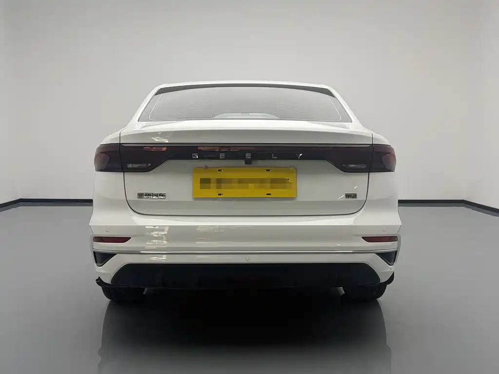 Geely Emgrand 2023 — фото 3