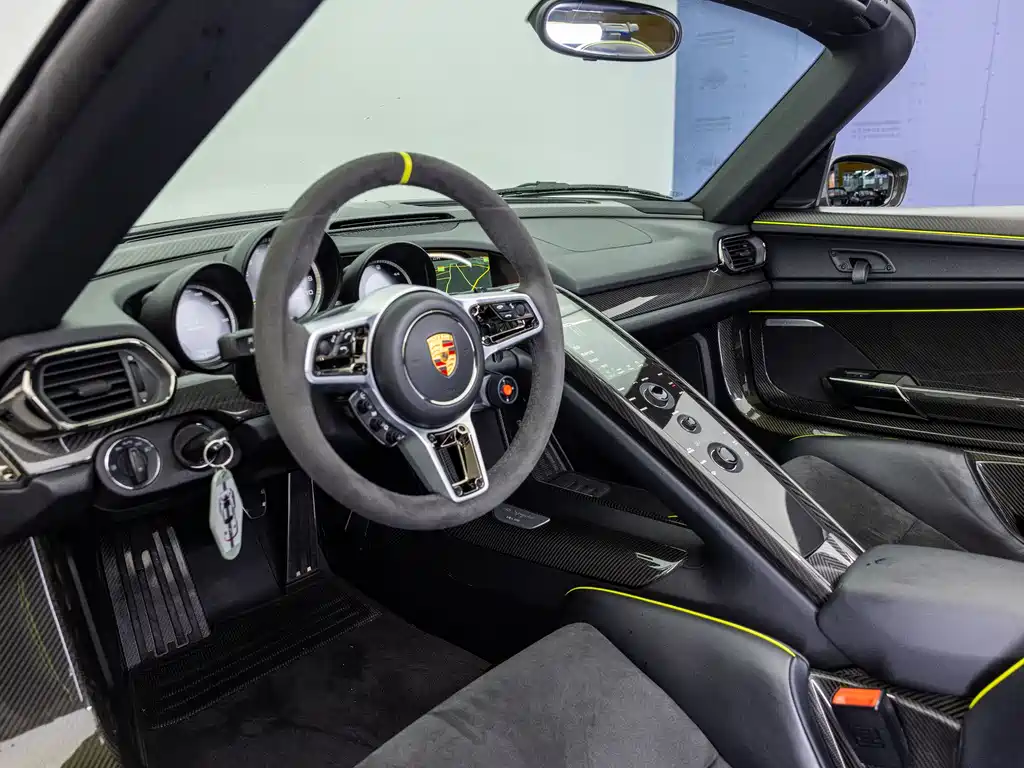Porsche 918 Spyder 2015 — фото 26