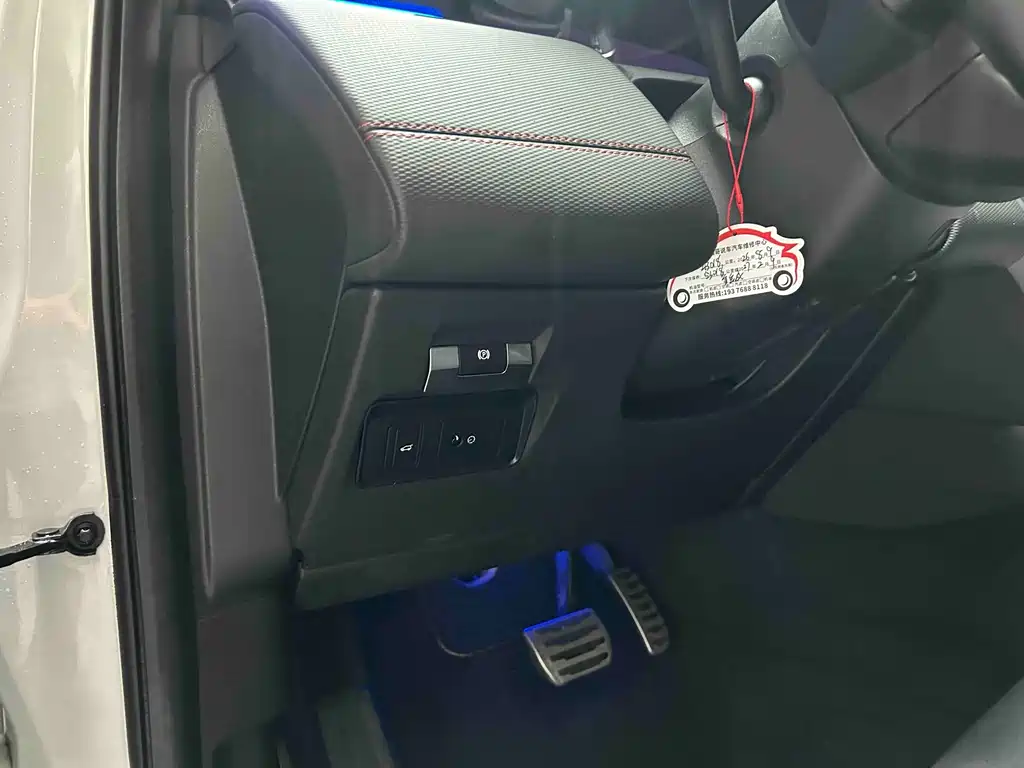 Land Rover Discovery Sport 2020 — фото 13