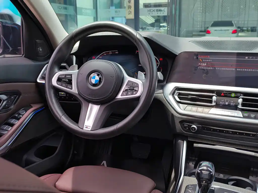 BMW 3 Series 2021 — фото 17