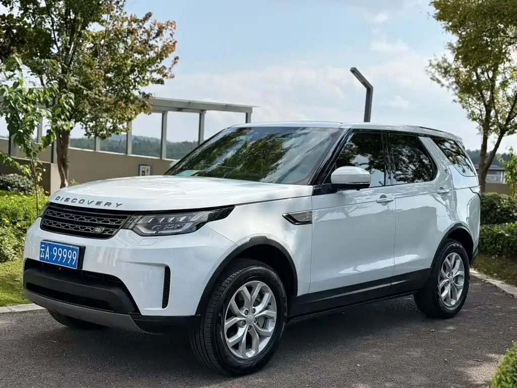 Land Rover Discovery 2018 — фото 1