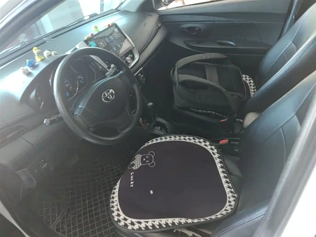 Toyota Yaris L 2017 — фото 15