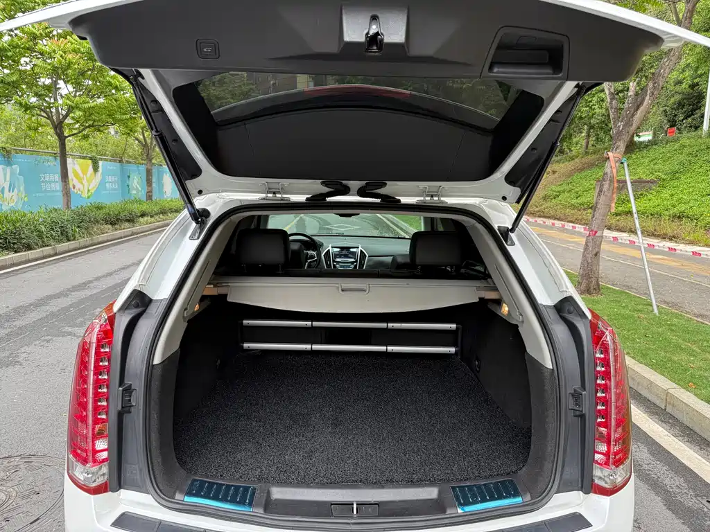 Cadillac SRX 2015 — фото 18