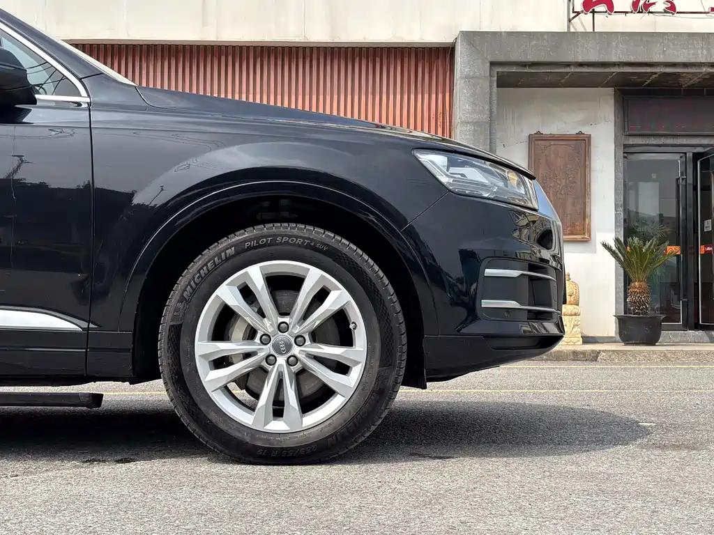 Audi Q7 2019 — фото 8