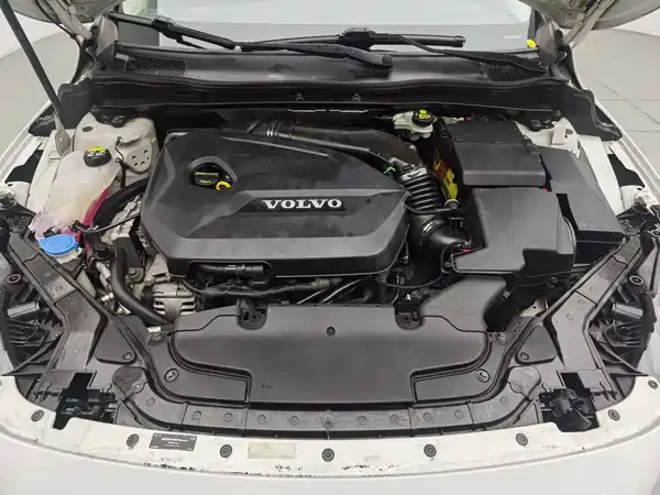 Volvo V40 2015