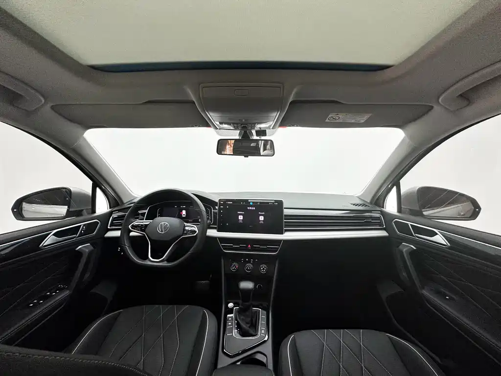 Volkswagen Tiguan L 2023 — фото 18