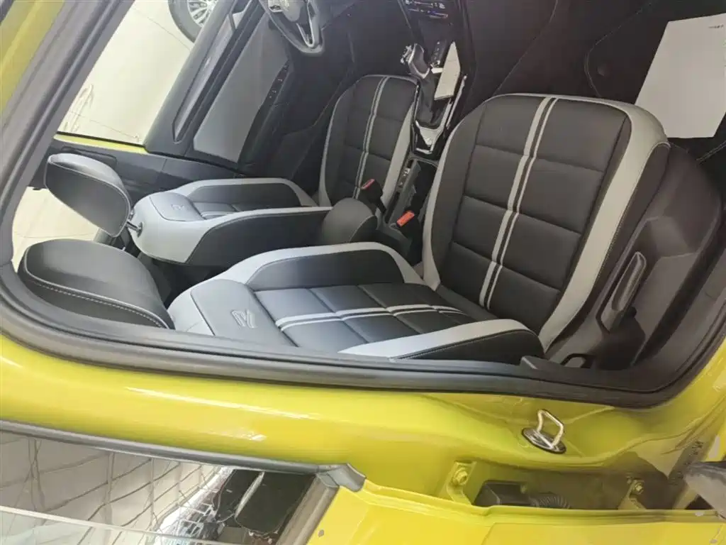 Volkswagen T-Roc 2023 — фото 25