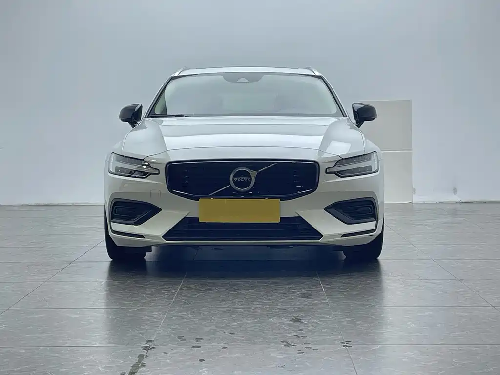 Volvo V60 2020 — фото 2