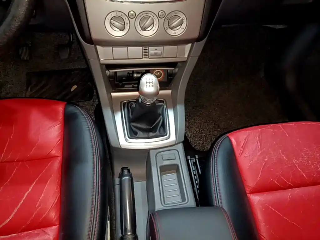 Ford Focus 2014 — фото 14