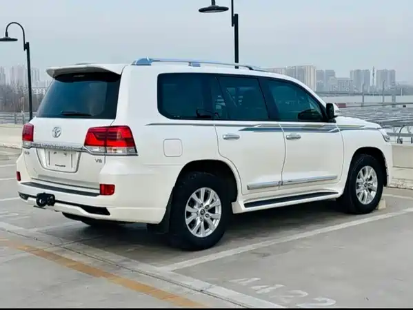 Toyota Land Cruiser 2018