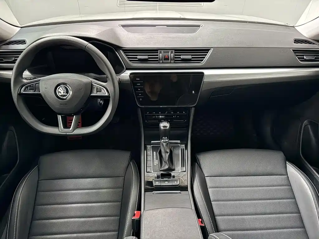 Skoda Superb 2022 — фото 14