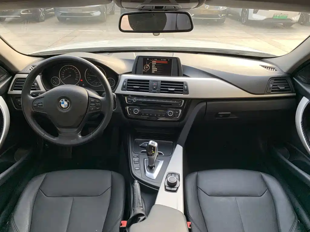 BMW 3 Series 2016 — фото 15