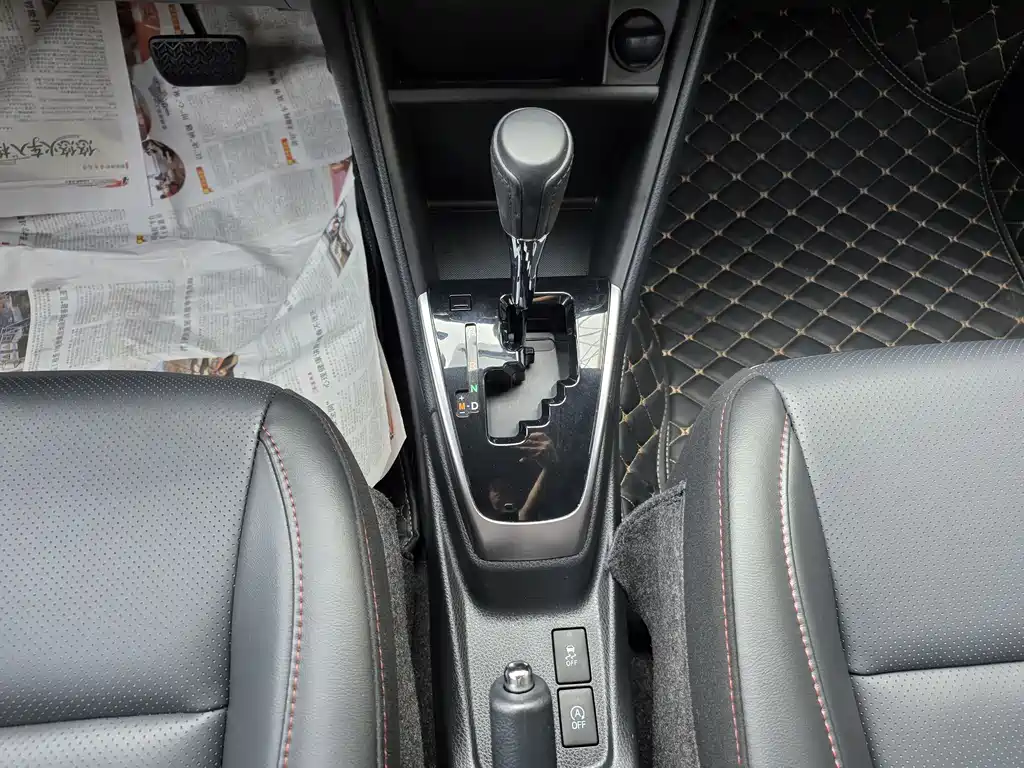 Toyota Yaris L 2023 — фото 17