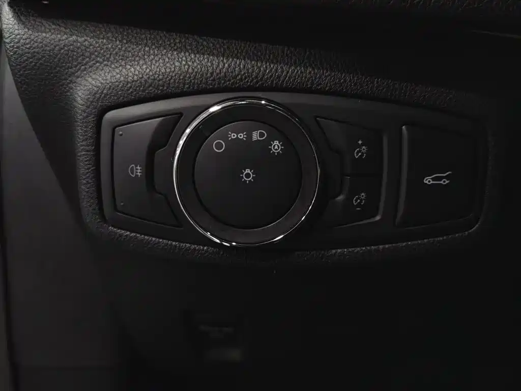 Lincoln MKC 2019 — фото 21