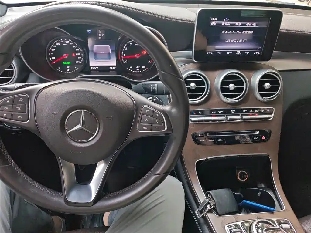 Mercedes-Benz GLC 2018 — фото 13
